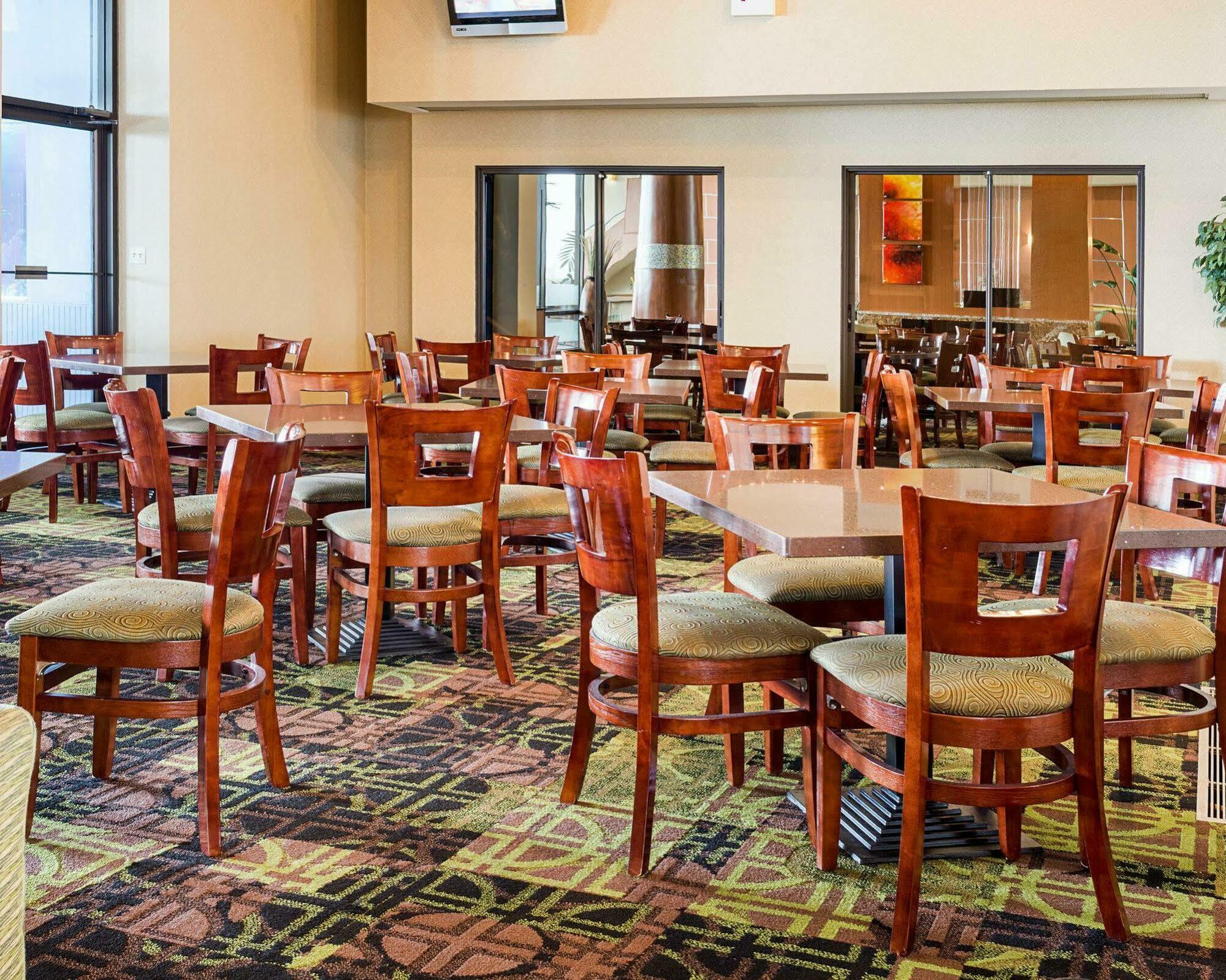 Coastal Hotel & Suites Virginia Beach - Oceanfront Ngoại thất bức ảnh